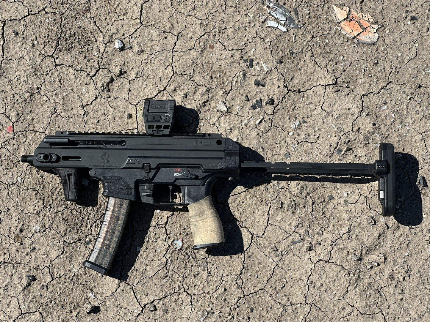 Kuna Collapsing Stock